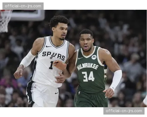 扬尼斯·阿德托昆博因小腿伤势退出全明星正赛，福克斯递补入选